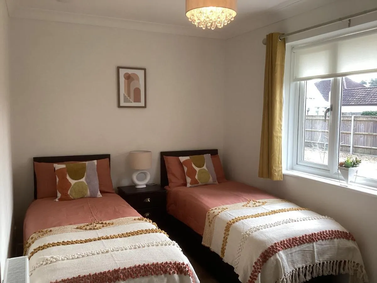 Apartment Forest Heath Holidays - Denphyl Ringwood United Kingdom