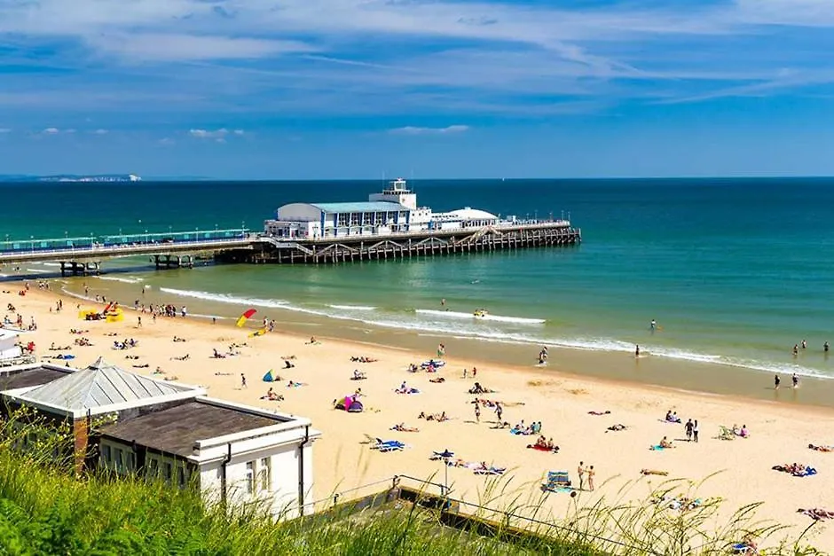 Forest Heath Holidays - Denphyl Ringwood Apartment